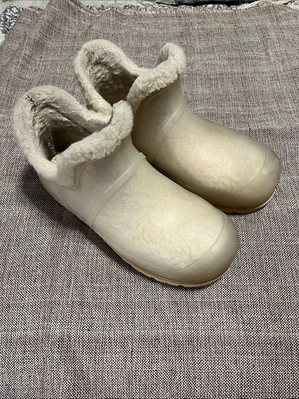 UGG Women's Raincloud Clear Boots